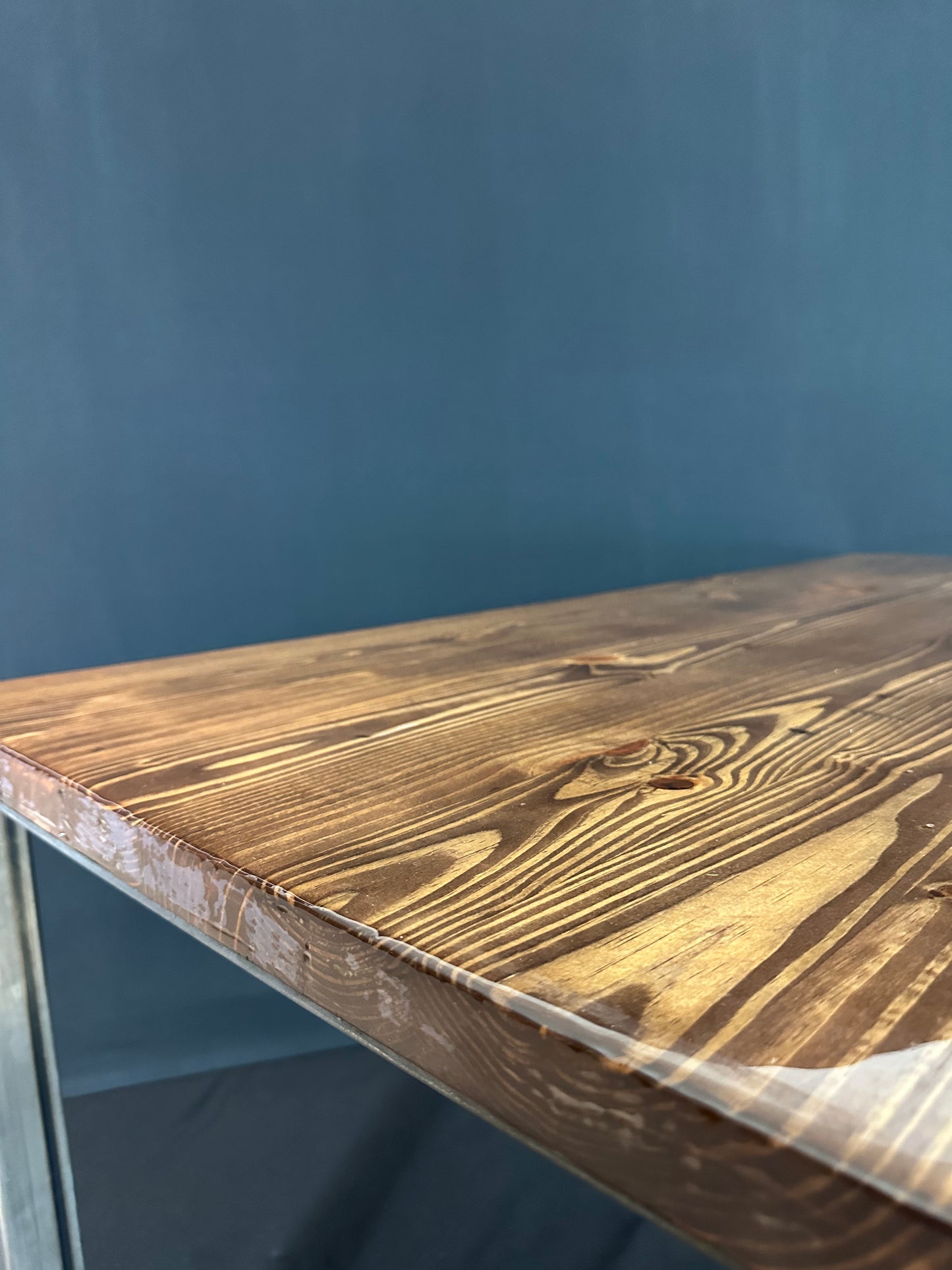 RECLAIMED PALLET WOOD TABLE AND BENCHES