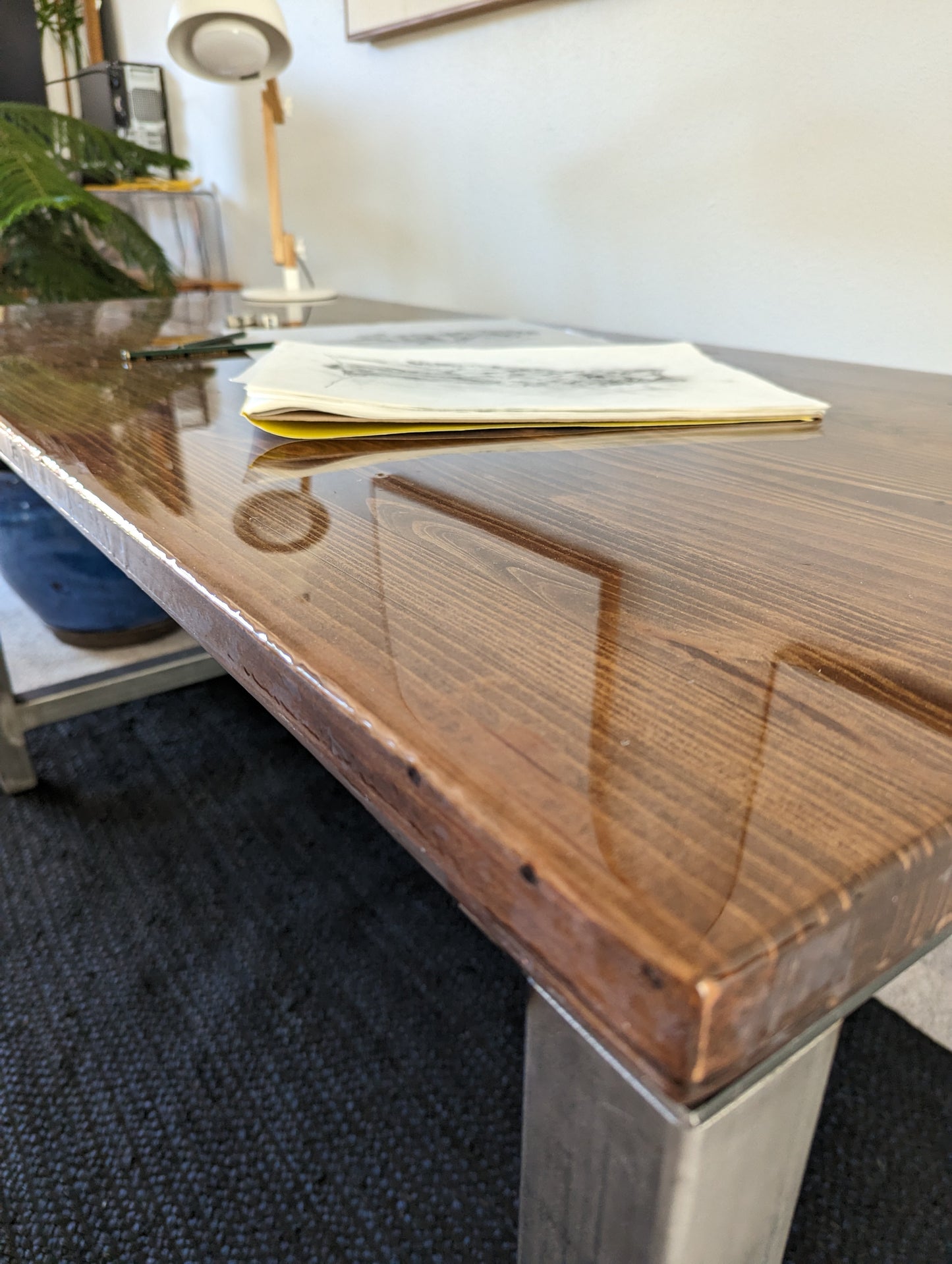 RECLAIMED PALLET WOOD TABLE AND BENCHES