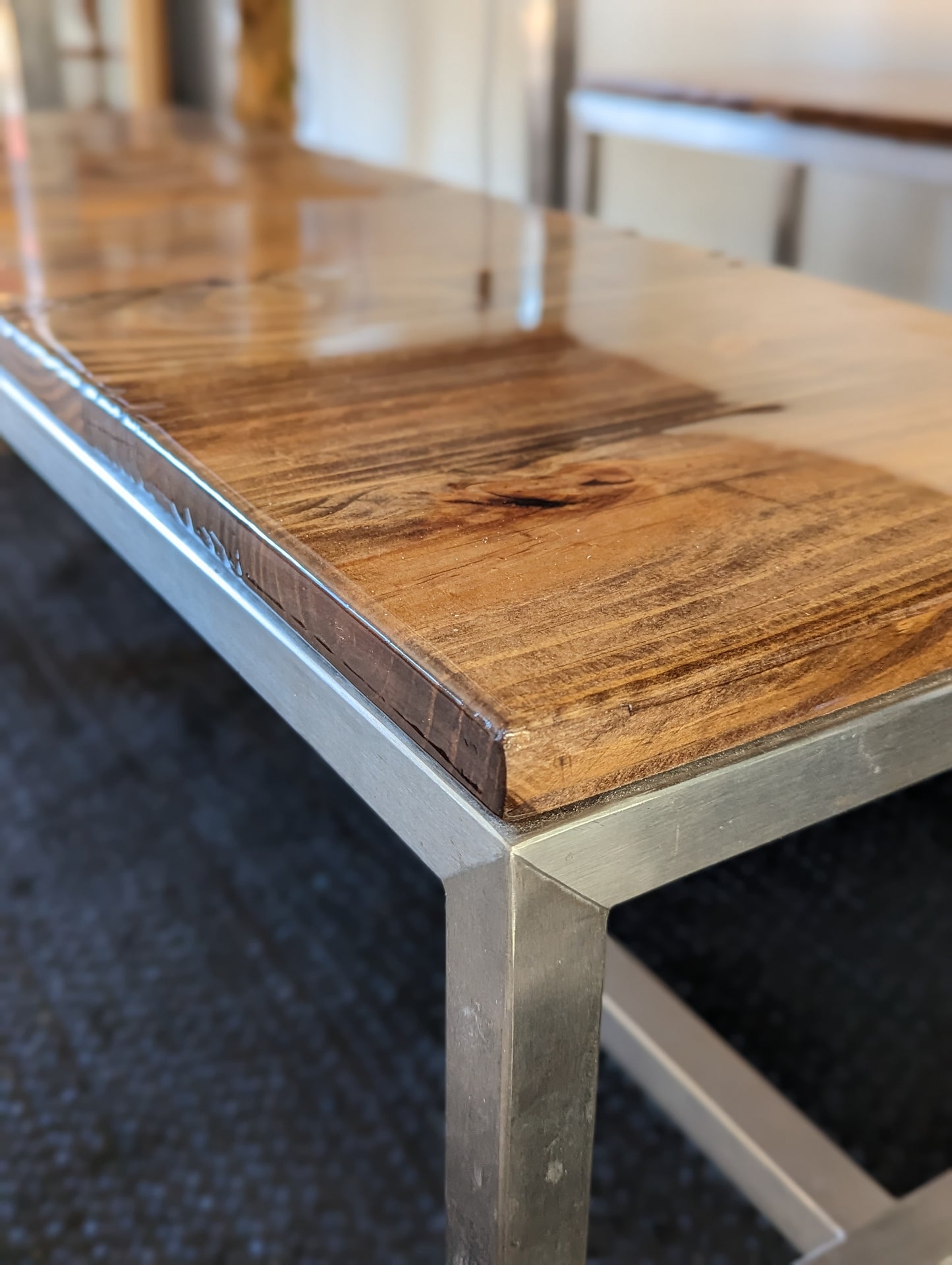 RECLAIMED PALLET WOOD TABLE AND BENCHES