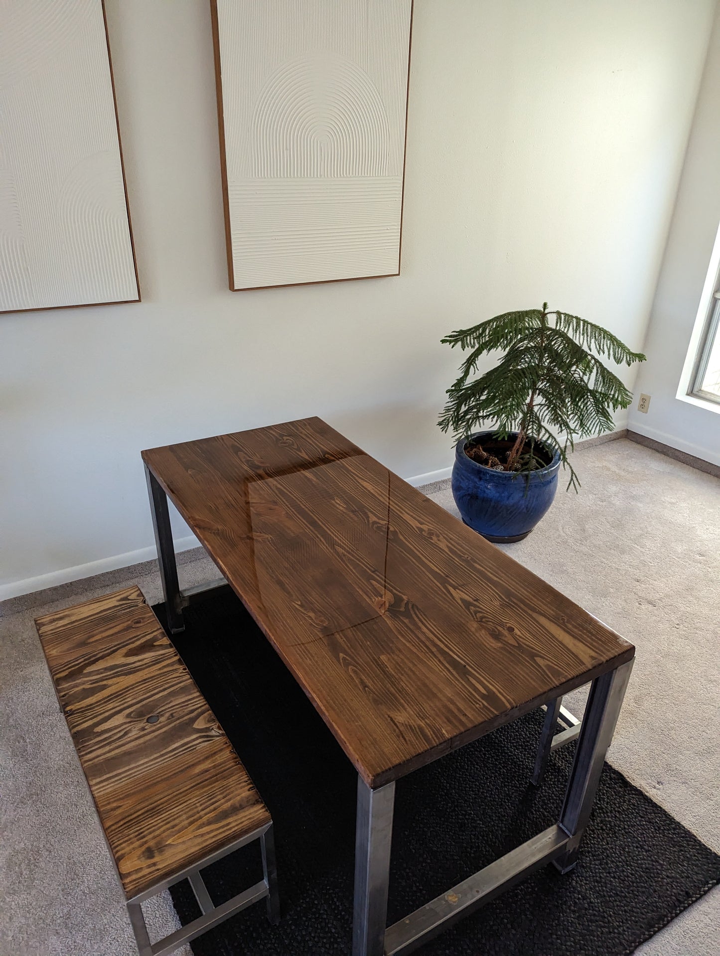 RECLAIMED PALLET WOOD TABLE AND BENCHES