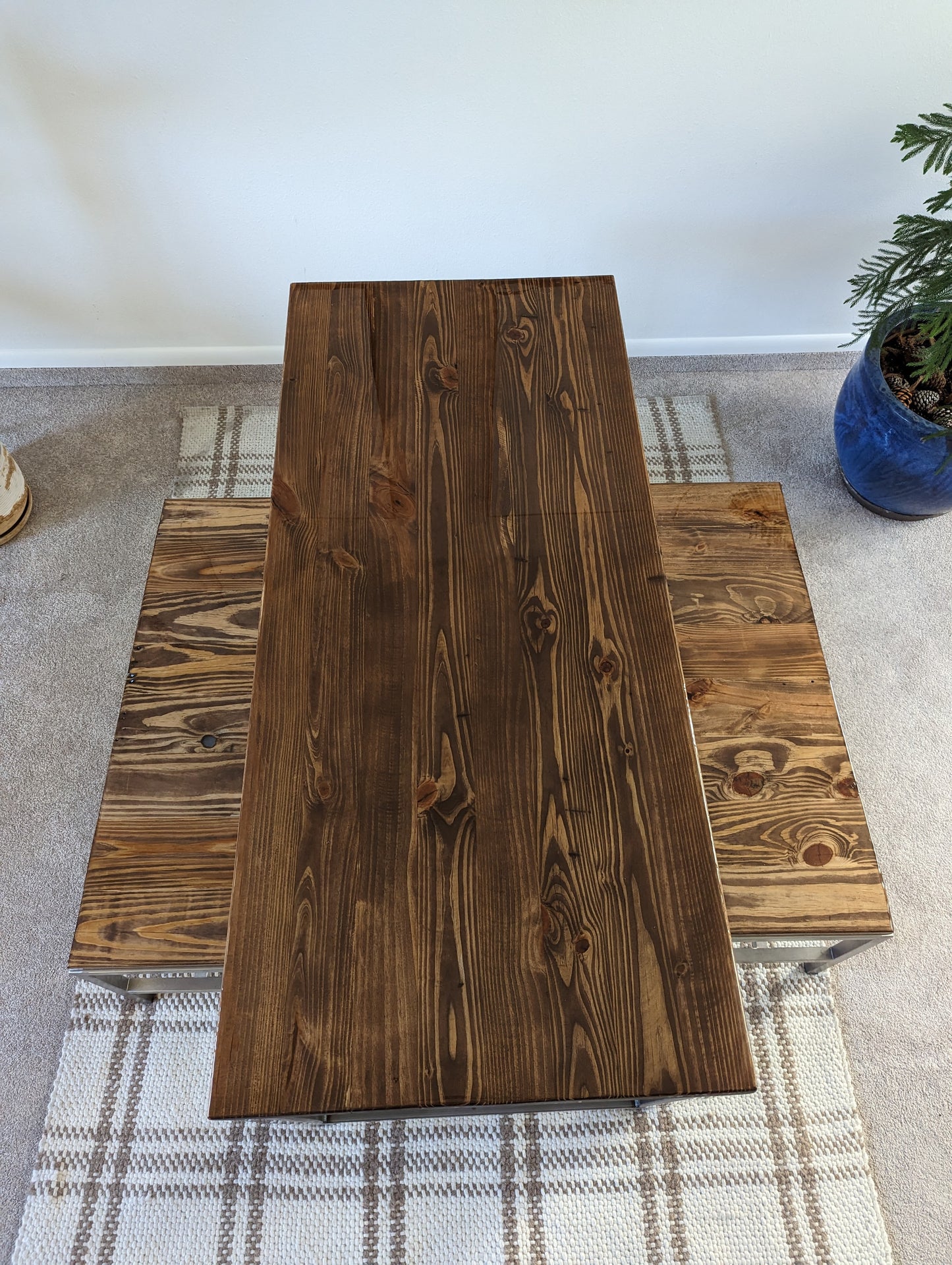 RECLAIMED PALLET WOOD TABLE AND BENCHES