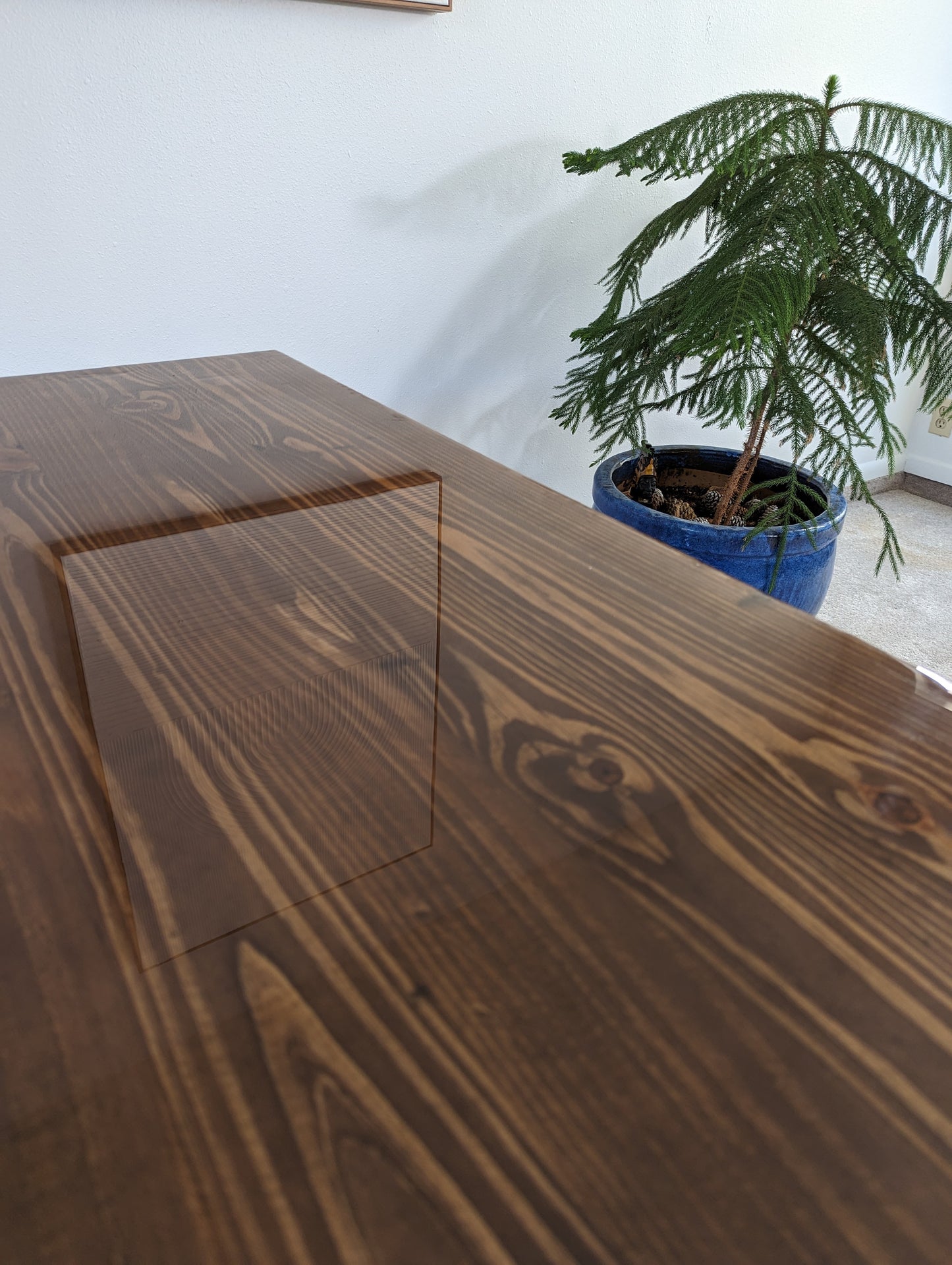 RECLAIMED PALLET WOOD TABLE AND BENCHES