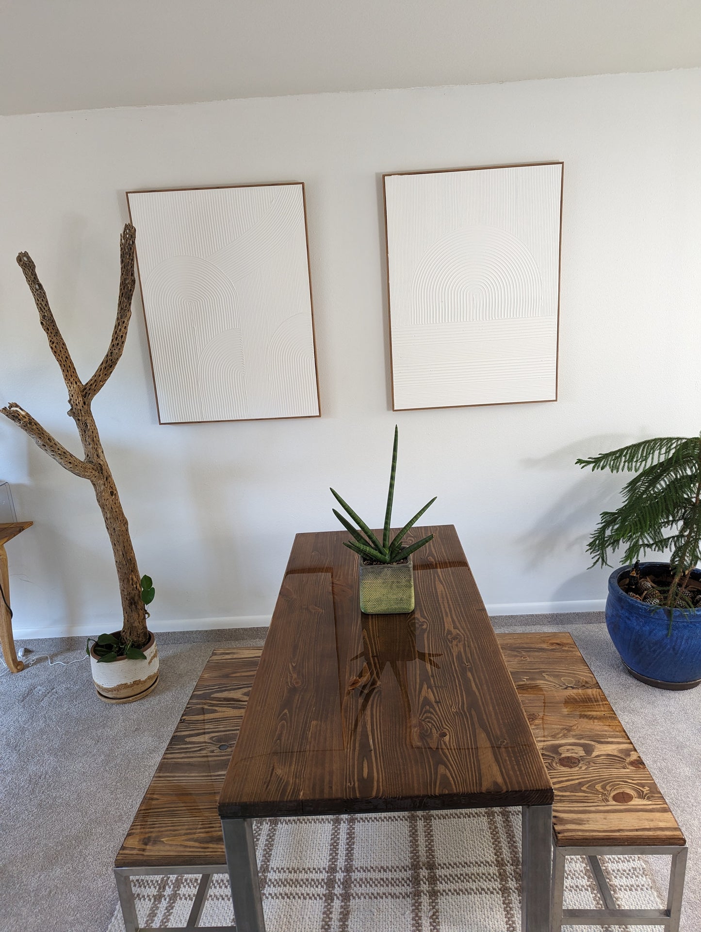 RECLAIMED PALLET WOOD TABLE AND BENCHES