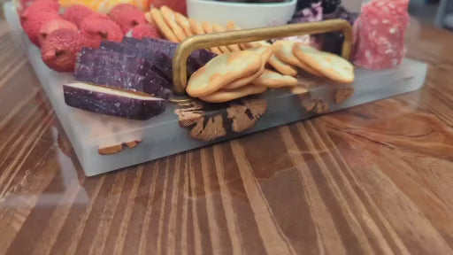 RECLAIMED PALLET WOOD TABLE AND BENCHES